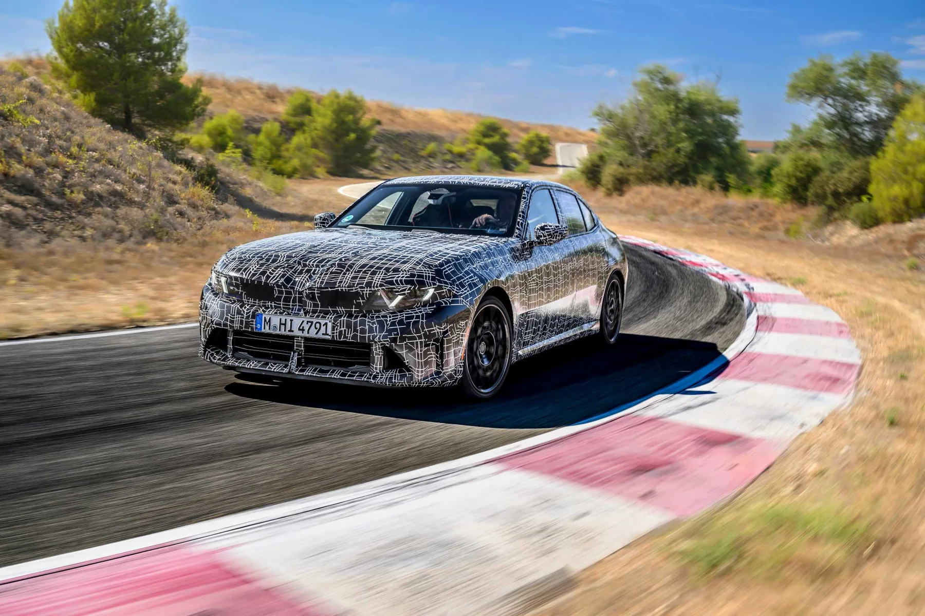 BMW G50 新一代 3 Series 偽裝測試車