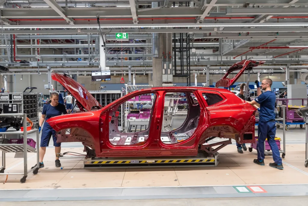 BMW iX3於德布勒森工廠生產