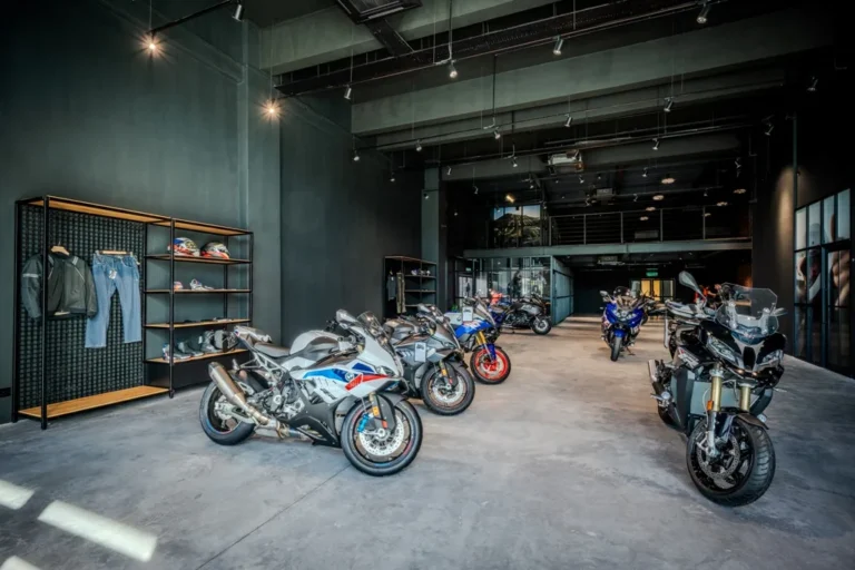 bmw-motorrad-gallery-02