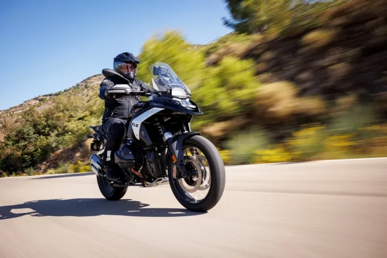 BMW Motorrad推出全新BMW R 1300 GS系列配置　带来Triple Black与GS Trophy两种风格选择