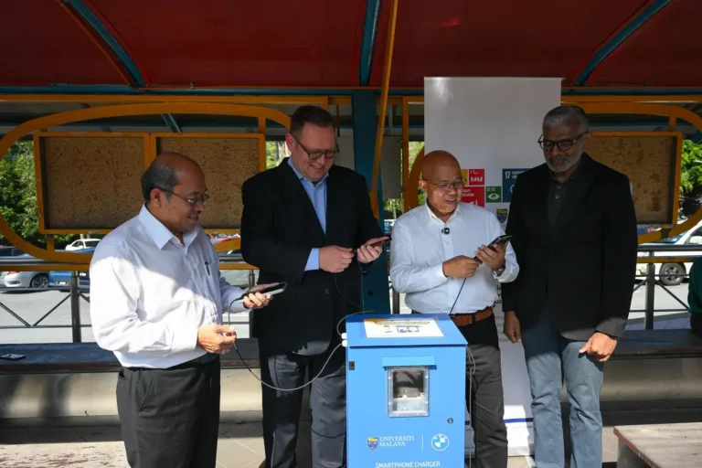 bmw-um-second-life-ev-battery-solar-charging-2026-gallery-02