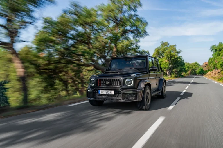 BRABUS 900 ROCKET EDITION CABRIO敞篷G-Class道路行駛