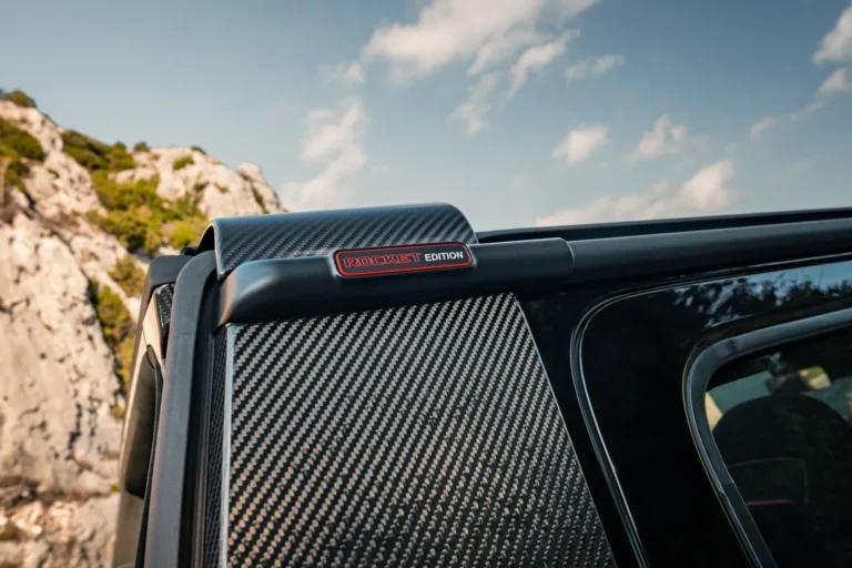 BRABUS 900 ROCKET EDITION CABRIO碳纖維車頂結構
