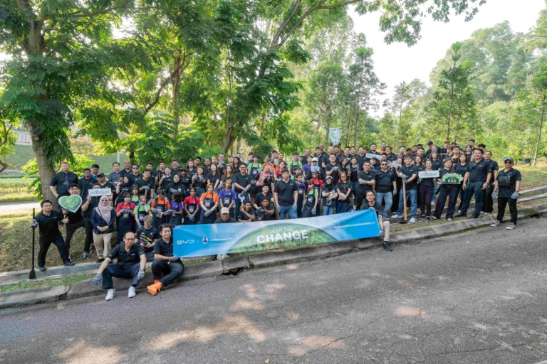 BYD Malaysia推进Light the Change行动：植树兑现环保承诺，也援助山打根灾民
