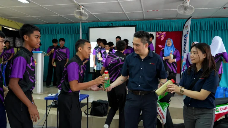 castrol-back-to-school-motorcycle-safety-malaysia-gallery-01