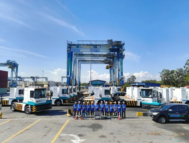 china-electric-heavy-truck-exports-southeast-asia-westports-2026-gallery-02
