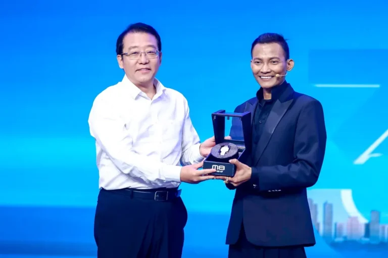gac-30-millionth-vehicle-m8-phev-tony-jaa-gallery-01