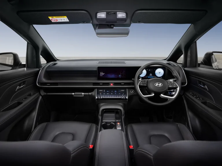 Hyundai STARGAZER X駕駛艙與中控台