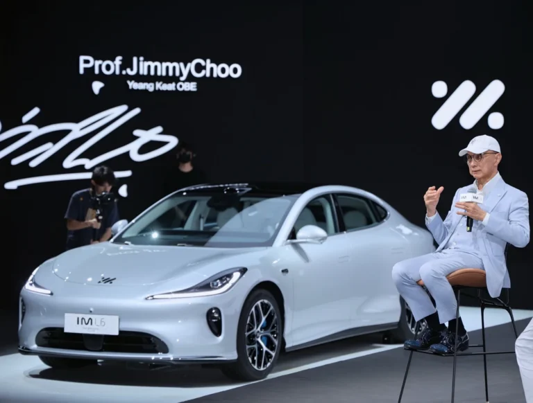 智己L6 Prof. JimmyChoo高定限量版官方發布圖片
