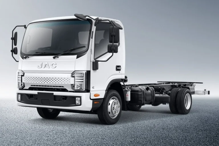 jac-n90-malaysia-launch-cummins-light-truck-gallery-04