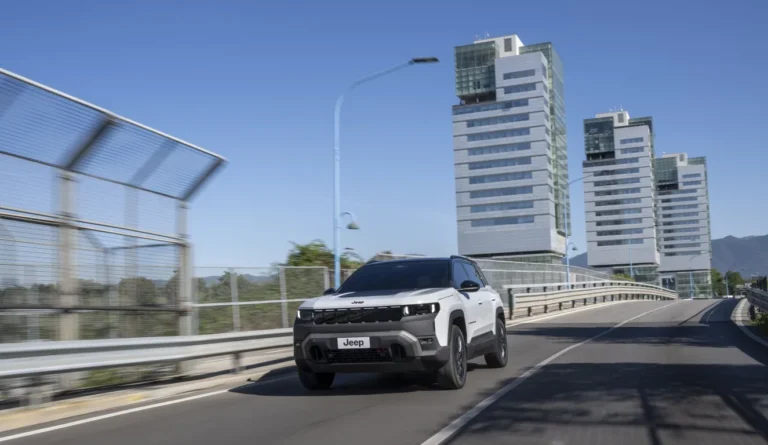 jeep-compass-4xe-ev-awd-2026-gallery-06