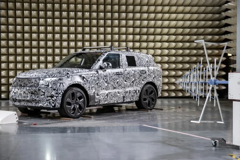 JLR兩年裁約4,000人降成本　仍押注最高180億英鎊電動化轉型
