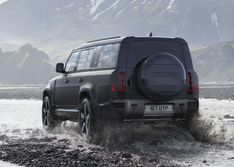 jlr-defender-hybrid-ev-strategy-gallery-01