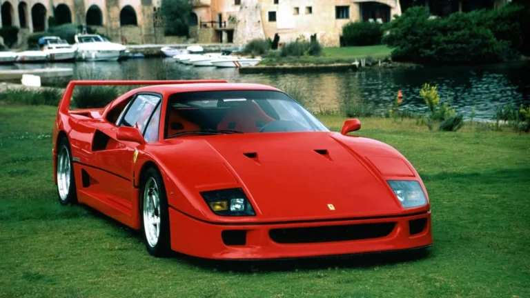Hamilton賣掉車藏後為F40破例　沉睡逾30年老車送回Maranello重生