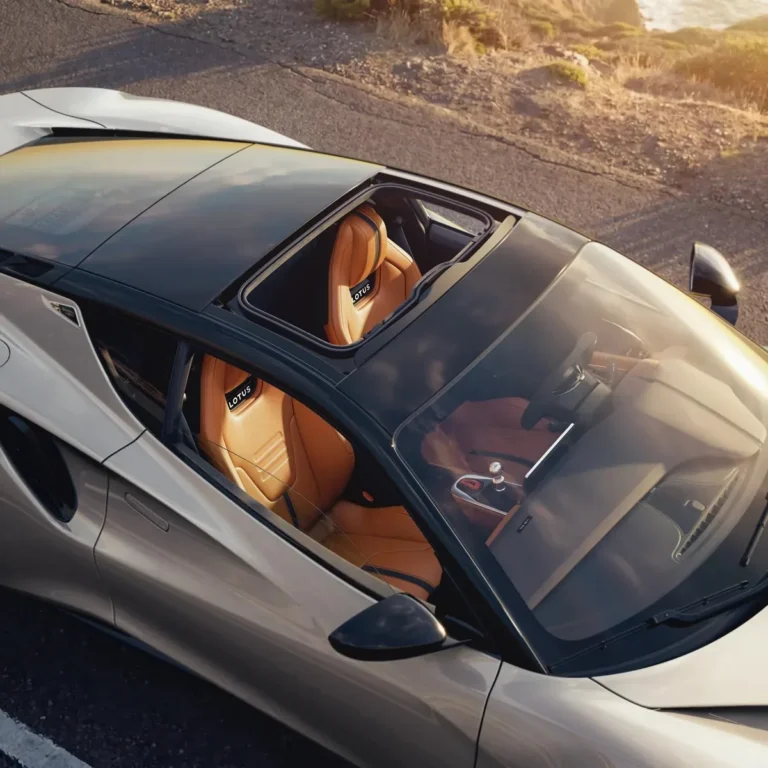 lotus-emira-420-sport-lightweight-removable-glass-roof-gallery-01
