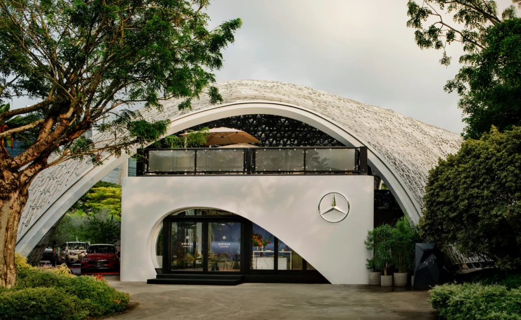 Mercedes-Benz Studio Singapore在新加坡濱海灣花園的外觀
