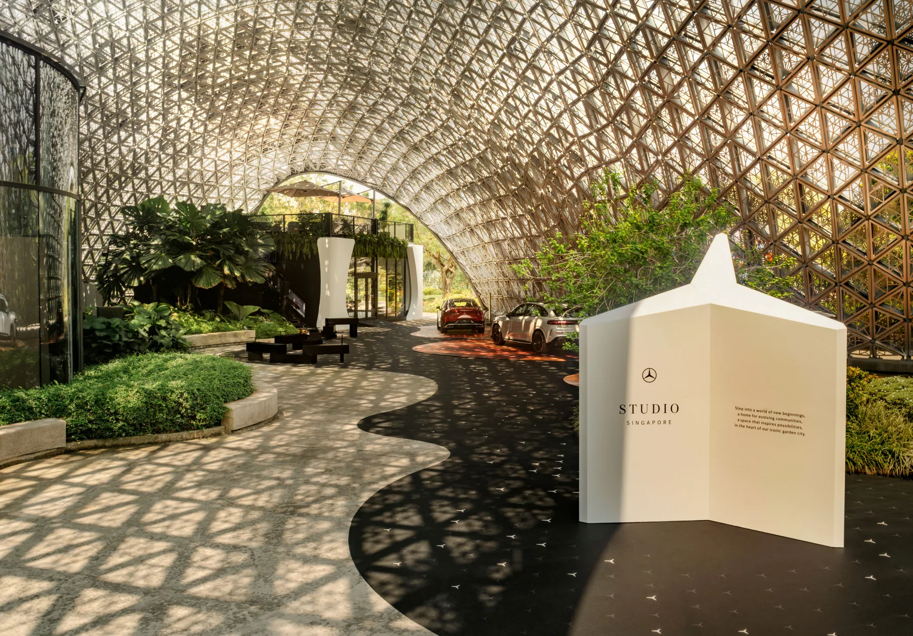 Mercedes-Benz Studio Singapore展示全新電動GLC