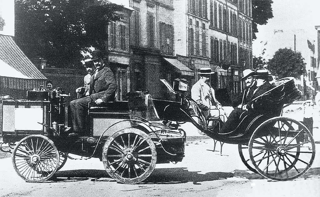 1894 Paris-Rouen賽事中Count Albert de Dion的蒸汽車