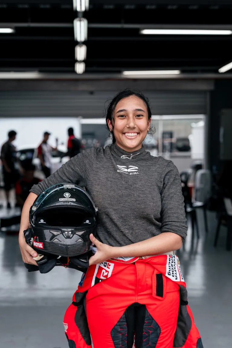 motul-malaysia-sophia-zara-2026-season-gallery-04