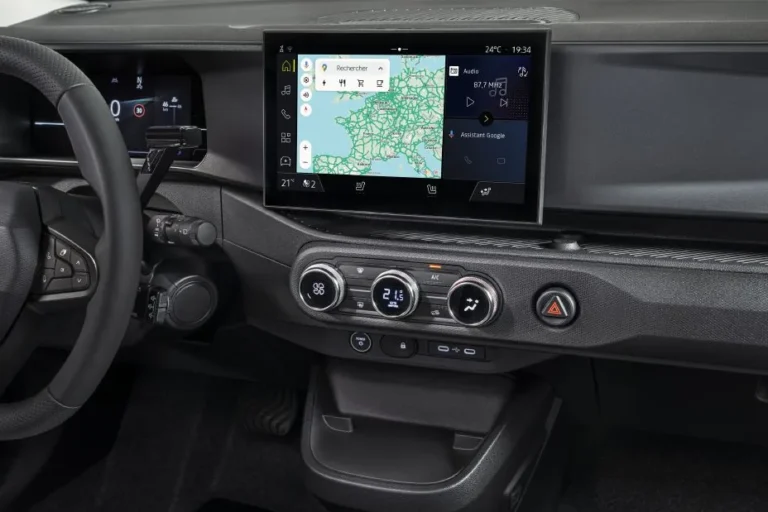 Nissan PIXO中控台與Google built-in
