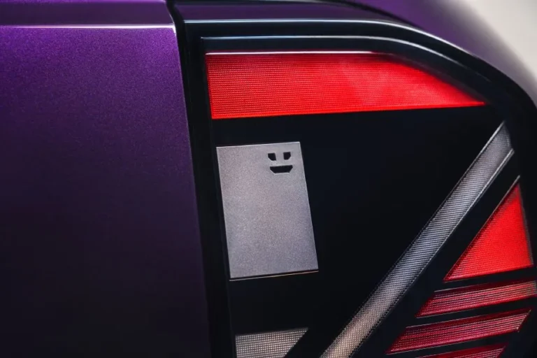 Nissan PIXO機器人臉彩蛋細節