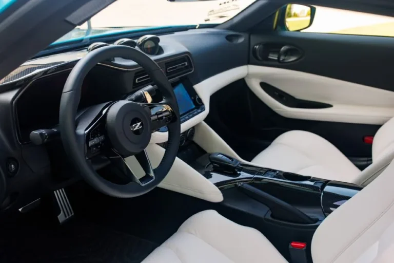 Nissan Z Kaze白色內裝官方圖片