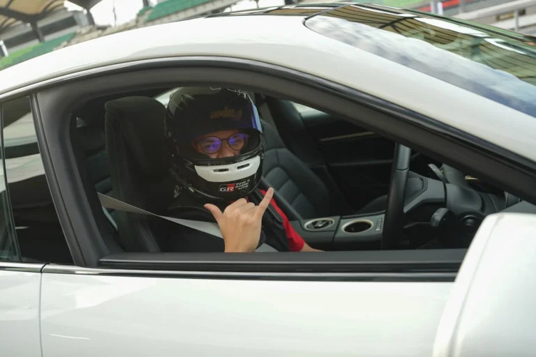 porsche-esports-winners-track-experience-gallery-03