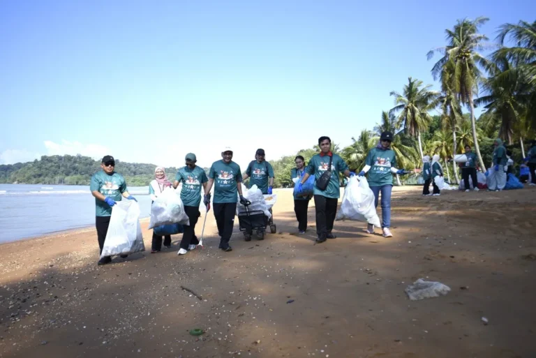 proton-beach-cleaning-3-port-dickson-536kg-waste-gallery-01
