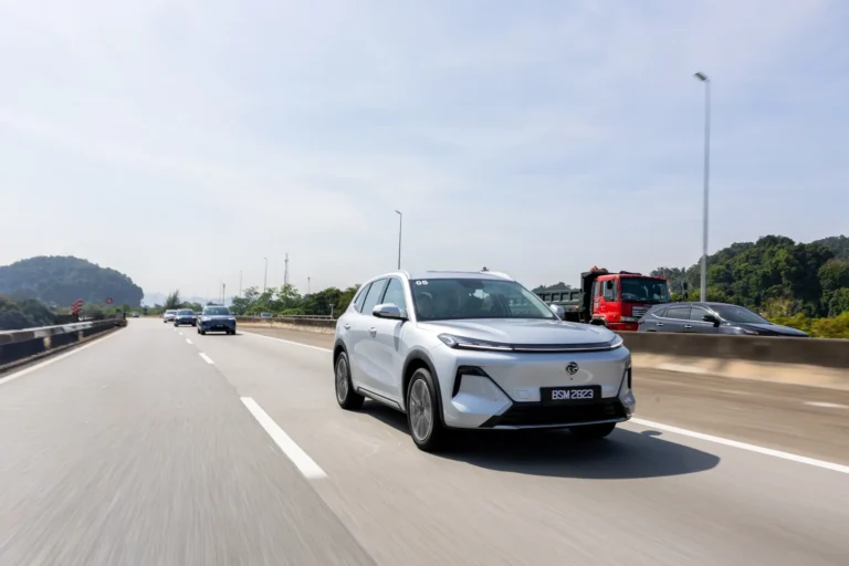 proton-emas-7-phev-orders-fuel-cost-malaysia-gallery-01