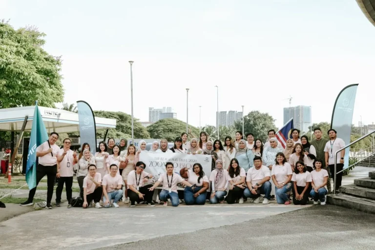 proton-emas-real-drive-zoom-to-bloom-gallery-01