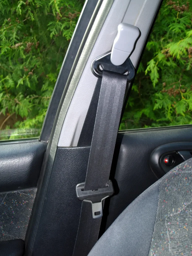 ram-1500-seat-belt-anchor-recall-2026-gallery-01