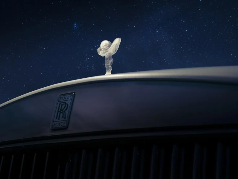 Rolls-Royce Cullinan Cosmos：把整個銀河搬進車裡的 SUV