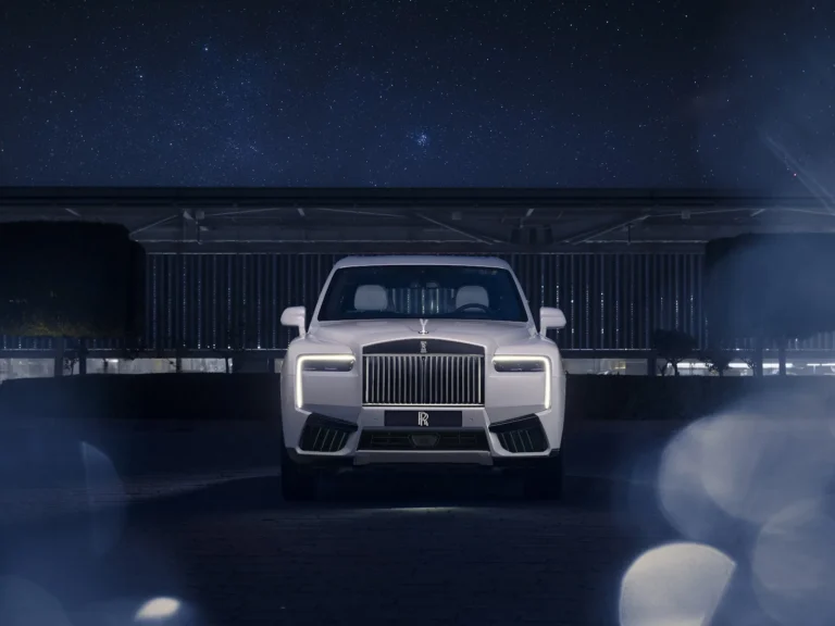 rolls-royce-cullinan-cosmos-hand-painted-starlight-gallery-01