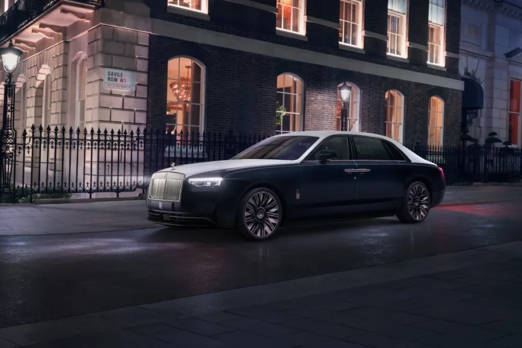 Rolls-Royce Ghost Savile Row亮相：25万针刺绣打造高定西装风格古思特