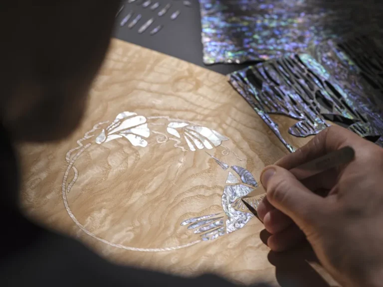 rolls-royce-phantom-hummingbird-abalone-marquetry-gallery-05