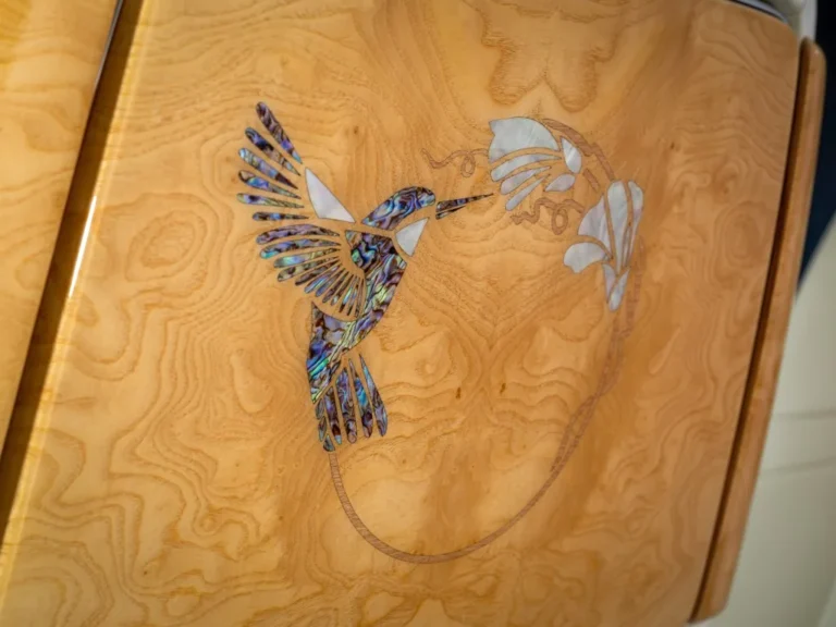rolls-royce-phantom-hummingbird-abalone-marquetry-gallery-10