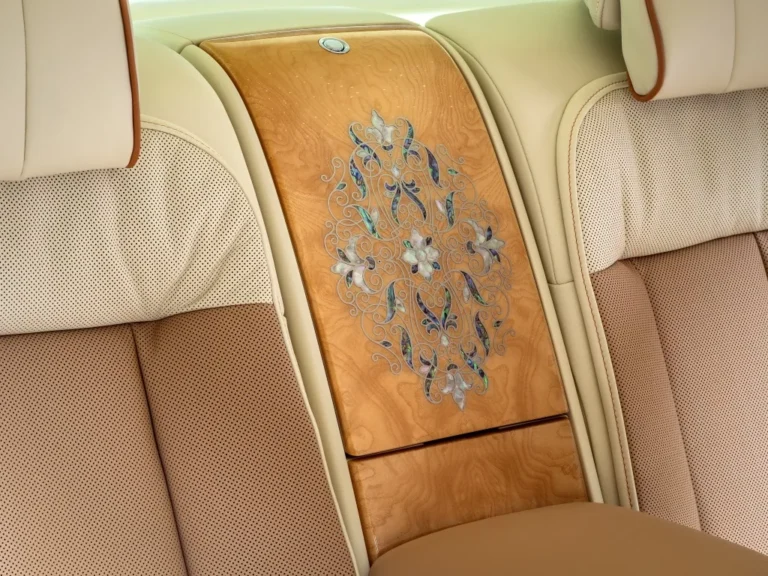 rolls-royce-phantom-hummingbird-abalone-marquetry-gallery-13
