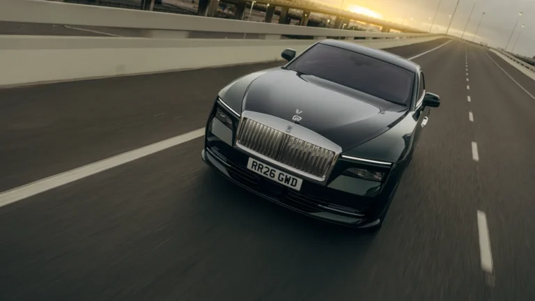 Rolls-Royce Spectre Series II：电动劳斯莱斯，不只是更远也更“劳斯”