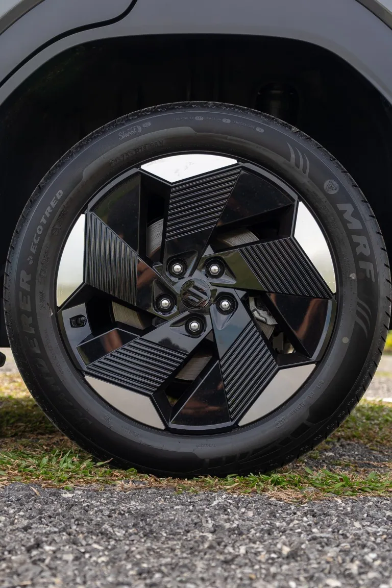 suzuki-e-vitara-malaysia-gallery-05