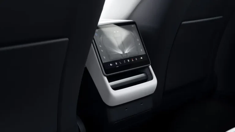 Tesla Model Y L登陆美国：六座长轴电动SUV，家庭买家会心动吗？