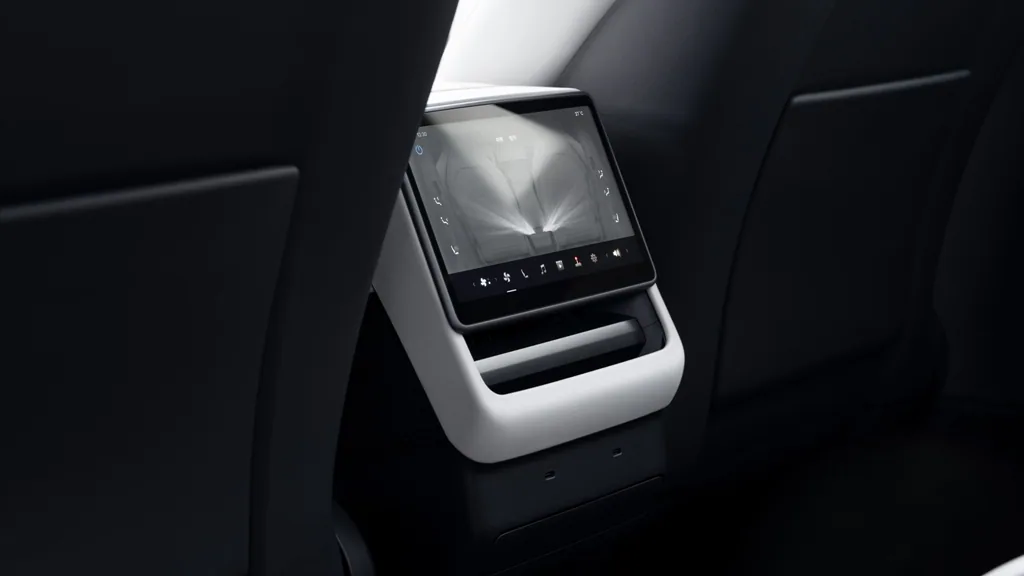 Tesla Model Y L登陆美国:六座长轴电动SUV,家庭买家会心动吗?