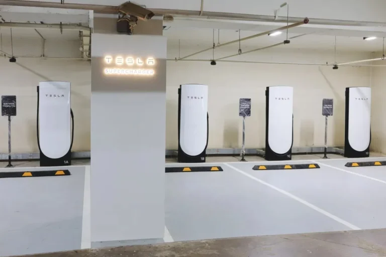 Tesla檳城Queensbay Mall啟用V4 Supercharger　新馬泰跨境充電網絡再補強