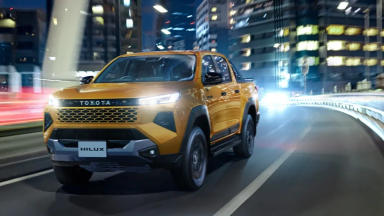 toyota-new-hilux-japan-gallery-01