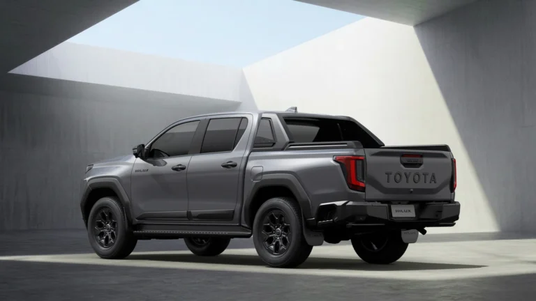 toyota-new-hilux-japan-gallery-05