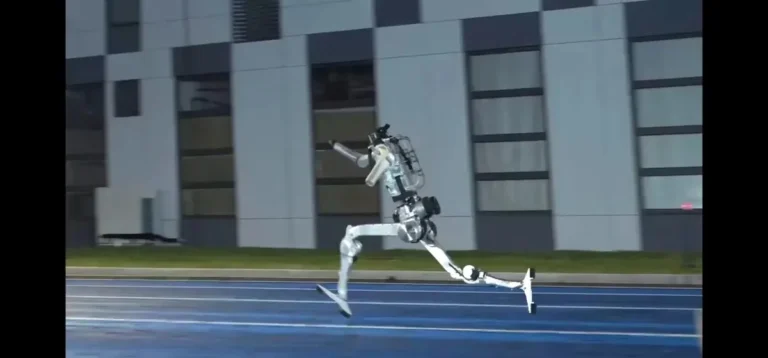 unitree-superman-humanoid-robot-asimo-2026-gallery-01