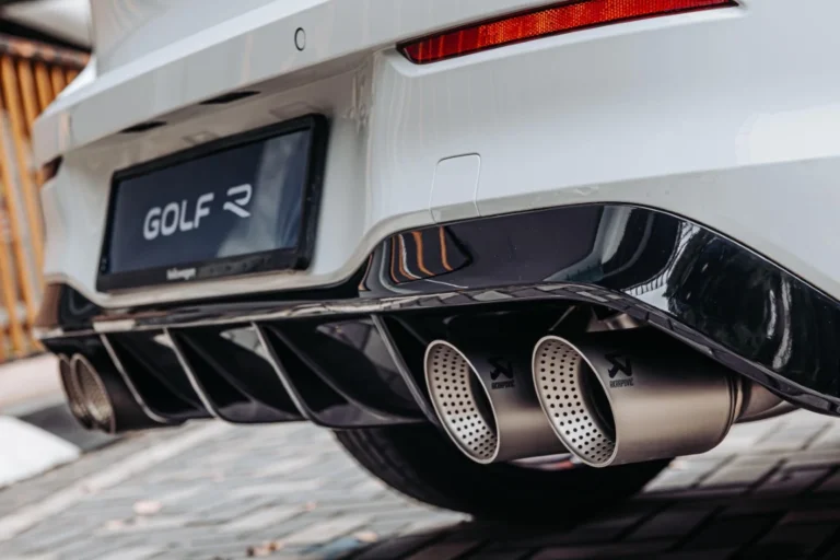 volkswagen-golf-r-malaysia-333ps-gallery-02