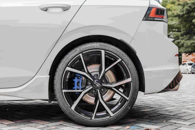 volkswagen-golf-r-malaysia-333ps-gallery-03