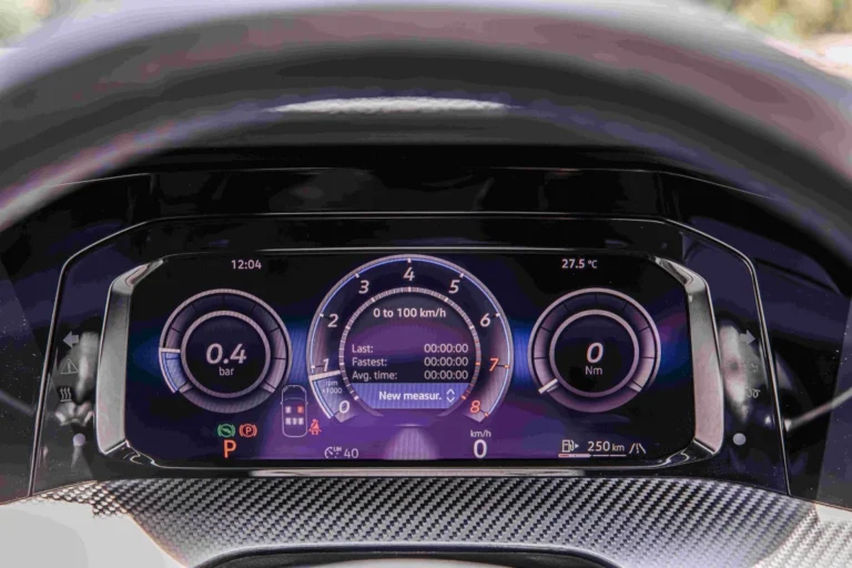 volkswagen-golf-r-malaysia-333ps-gallery-04