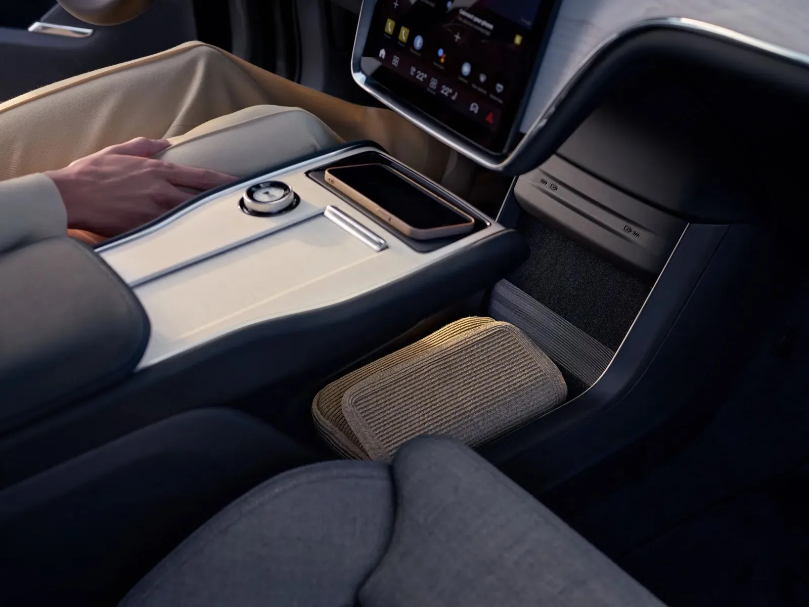 Volvo EX90升級版大馬官方圖片2