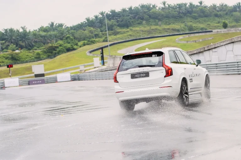 volvo-selamat-driving-experience-gallery-03